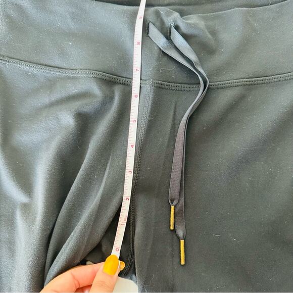 LULULEMON Black Mid High Rise Boot Cut Drawstring Tie Waist Yoga Pant Leggings 6 - Picture 10 of 13